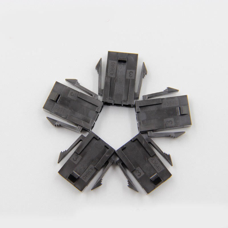 Tomada do Micro-ajuste 3,0 de Molex 43640-0300 que abriga o único Baixo-halogênio das orelhas da montagem do painel do pino da fileira 3 no estoque 43640-0300