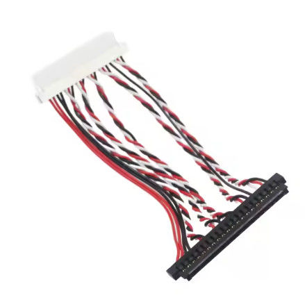 Design de cabo personalizado para sistemas LVDS compactos, com roteamento flexível e resistência EMI para uso industrial