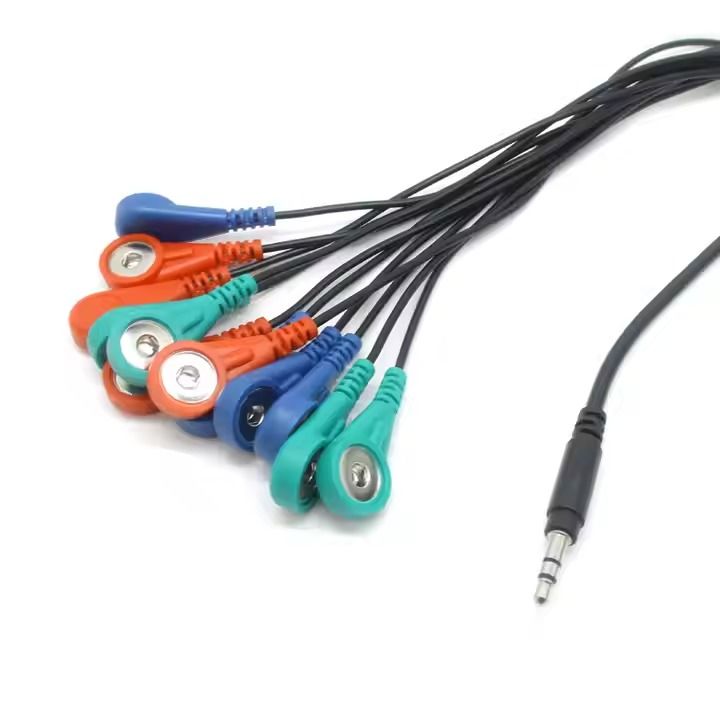 Fabricante de chicotes de fios que oferece design de cabos personalizados para soluções de fabricantes de cabos médicos, com bainhas de alta flexibilidade e retardantes de chama, ideais para sistemas de monitoramento respiratório.