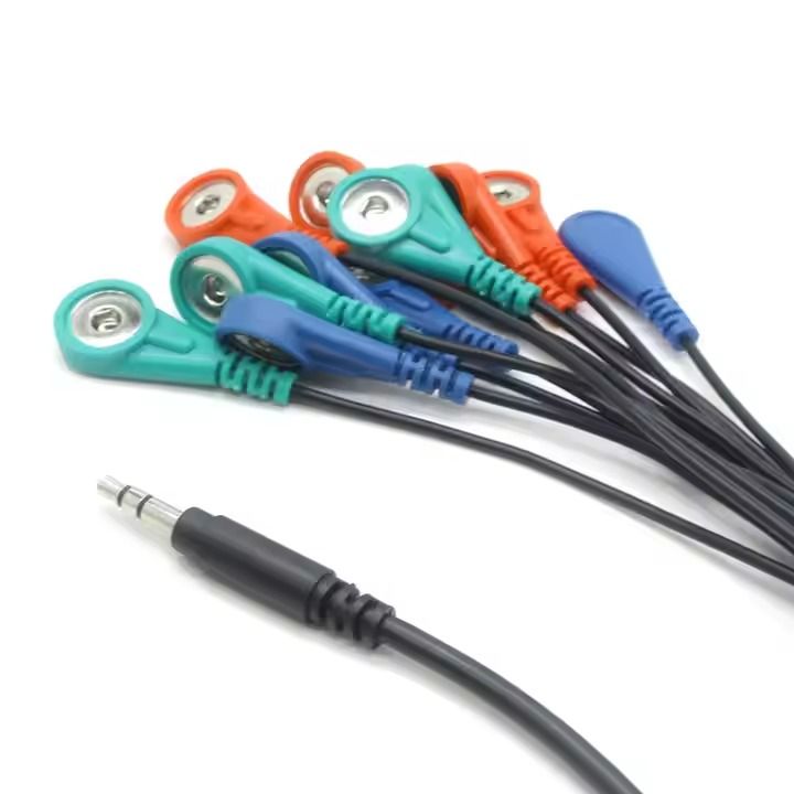 Fabricante de chicotes de fios que oferece design de cabos personalizados para soluções de fabricantes de cabos médicos, com bainhas de alta flexibilidade e retardantes de chama, ideais para sistemas de monitoramento respiratório.