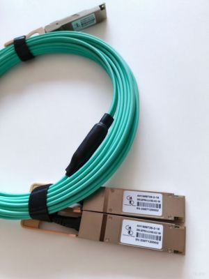 Cabos Compatíveis QSFP-40G com Design de Cabo Personalizado por Fabricante Líder de Chicotes de Fios | Montagens de Sinais de Alta Velocidade para Redes Empresariais e Módulos Ópticos